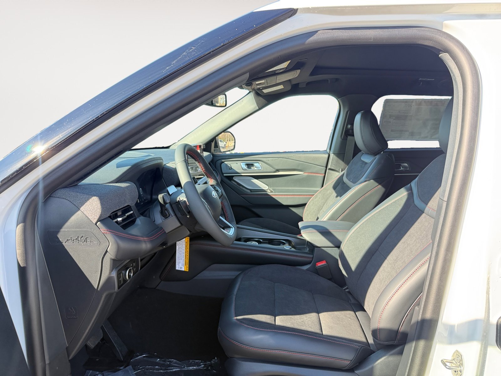 New 2026 Star White Metallic Tri-Coat Ford ST image 10