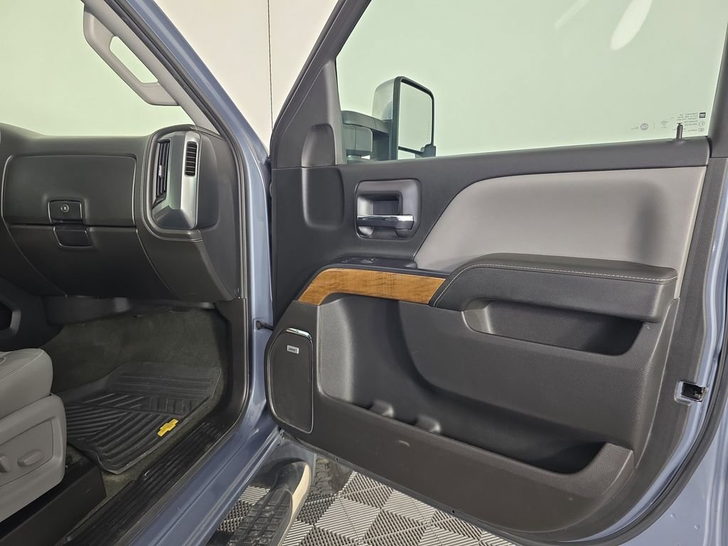 Used 2016 Gray Chevrolet LTZ image 31