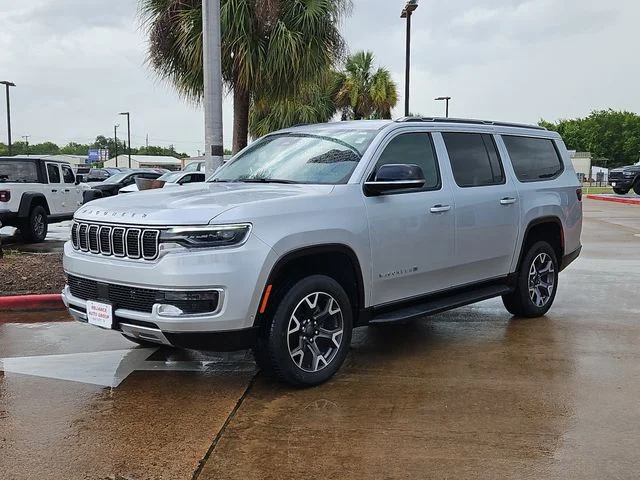 Used 2023 Silver Jeep Series III image 3