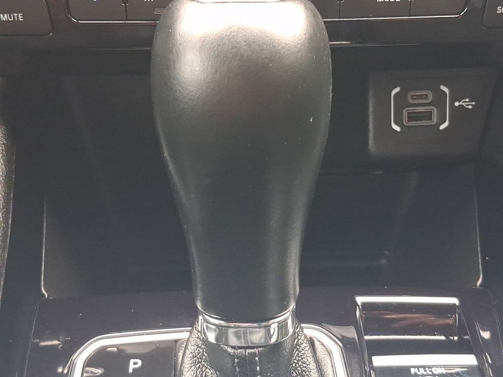 Used 2025 Silver Jeep Latitude image 16