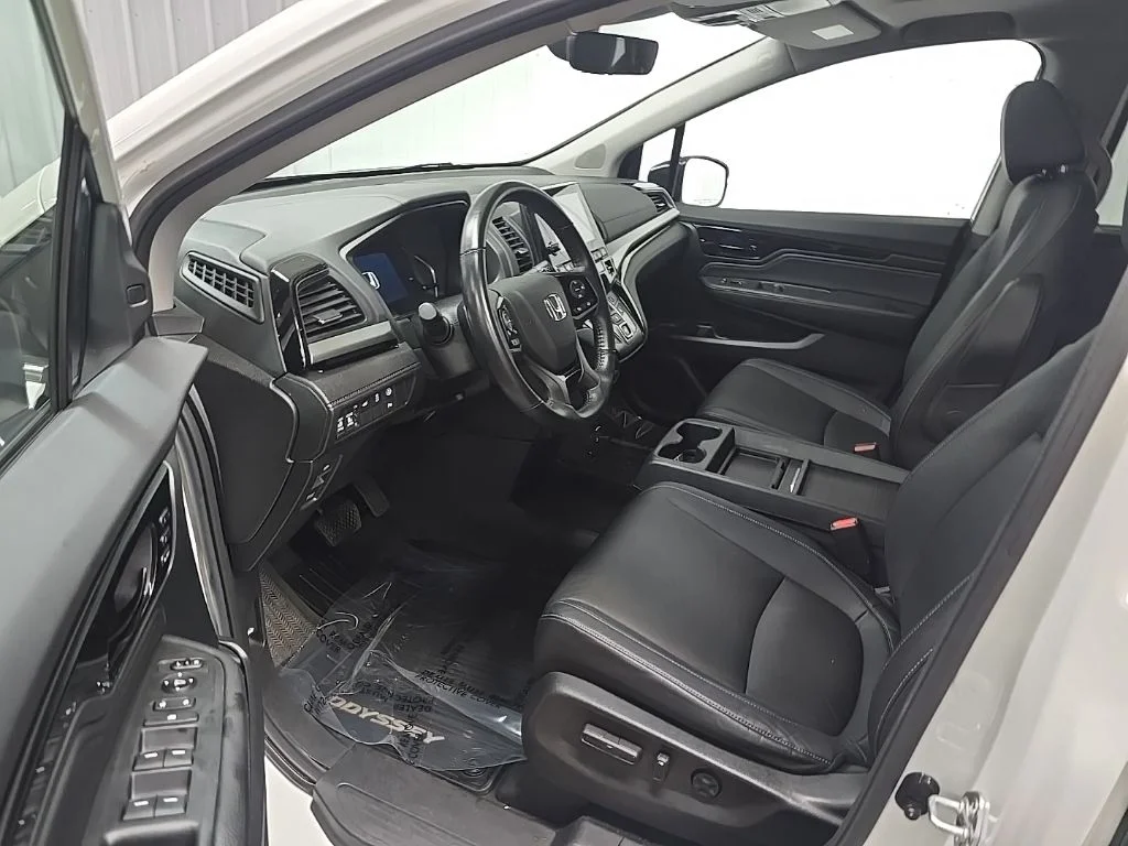 Used 2022 Platinum White Pearl Honda Touring image 30