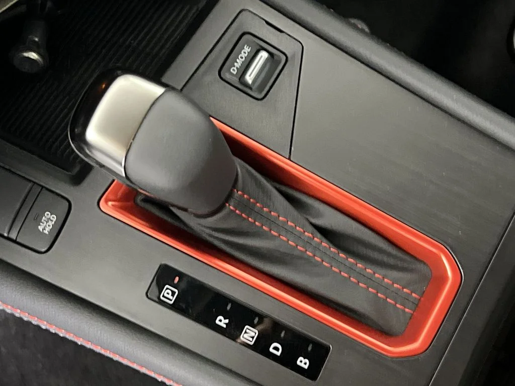 2026 Nissan KICKS SR - Photo 21