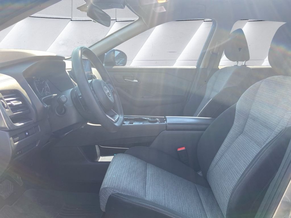 Used 2023 Gray Nissan SV image 7