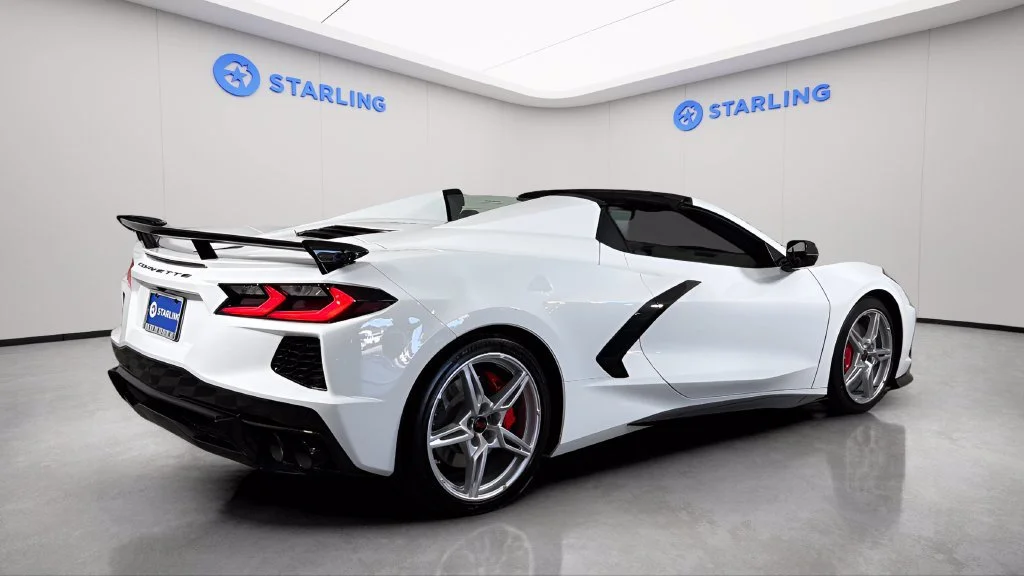 Used 2025 Arctic White Chevrolet 3LT image 9