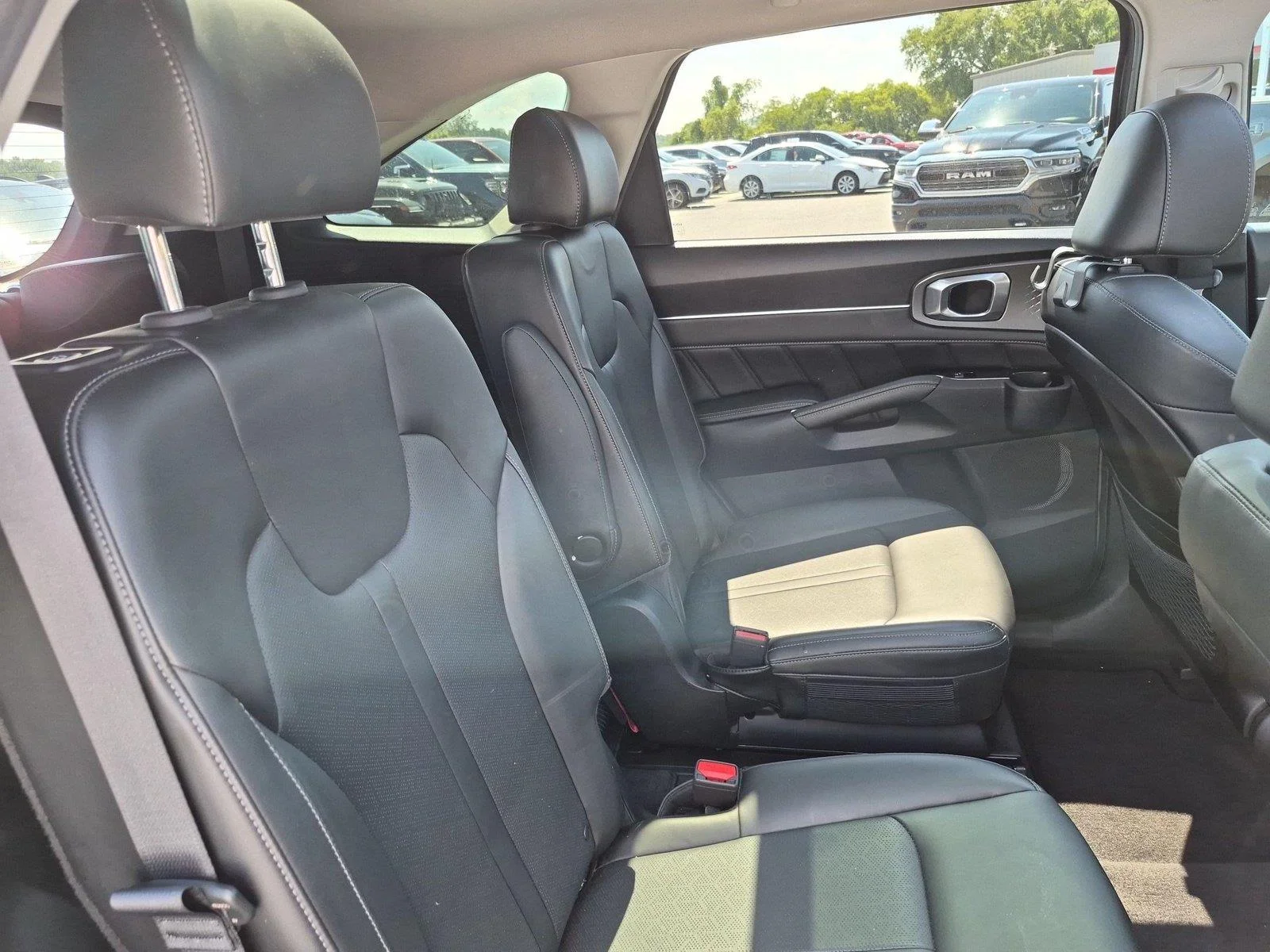 Used 2023 GRAVITY GRAY KIA  image 38