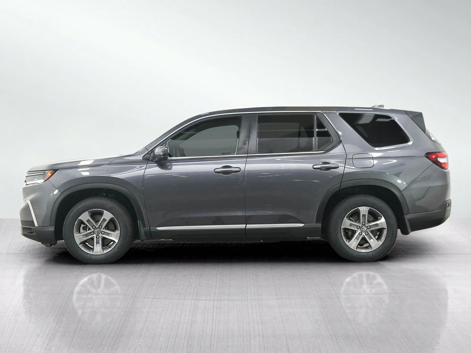 Used 2024 Honda Pilot EX-L with VIN 5FNYG1H41RB024673 for sale in Burnsville, Minnesota