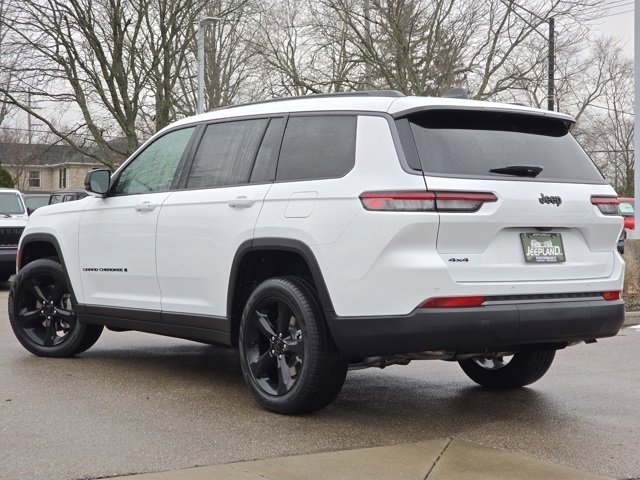 New 2026 Bright White Clear-Coat Exterior Paint Jeep Limited image 25