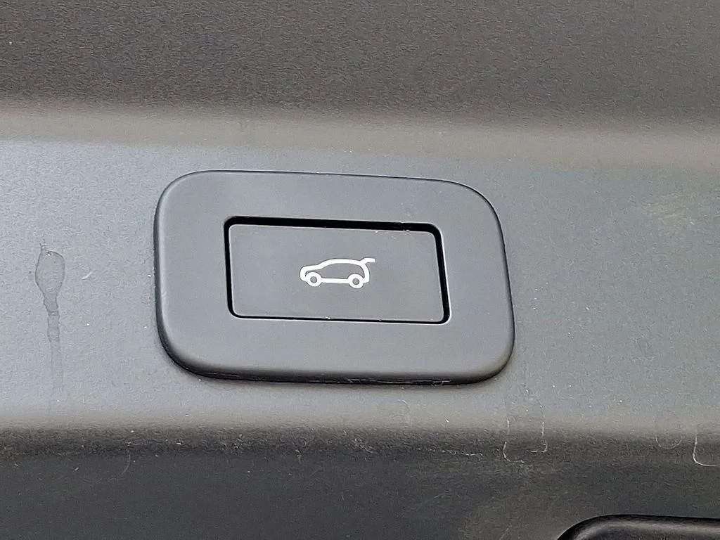 Certified Used 2023  Jaguar P250 S image 27