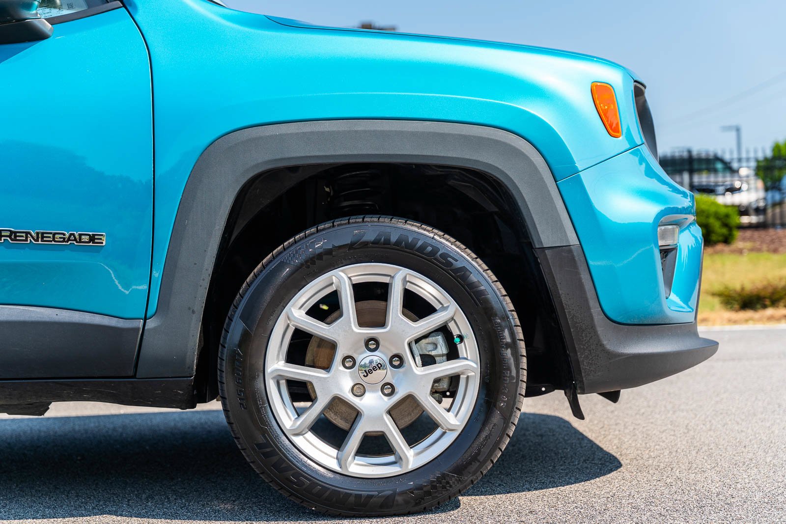 Used 2022 Teal Jeep Latitude image 8