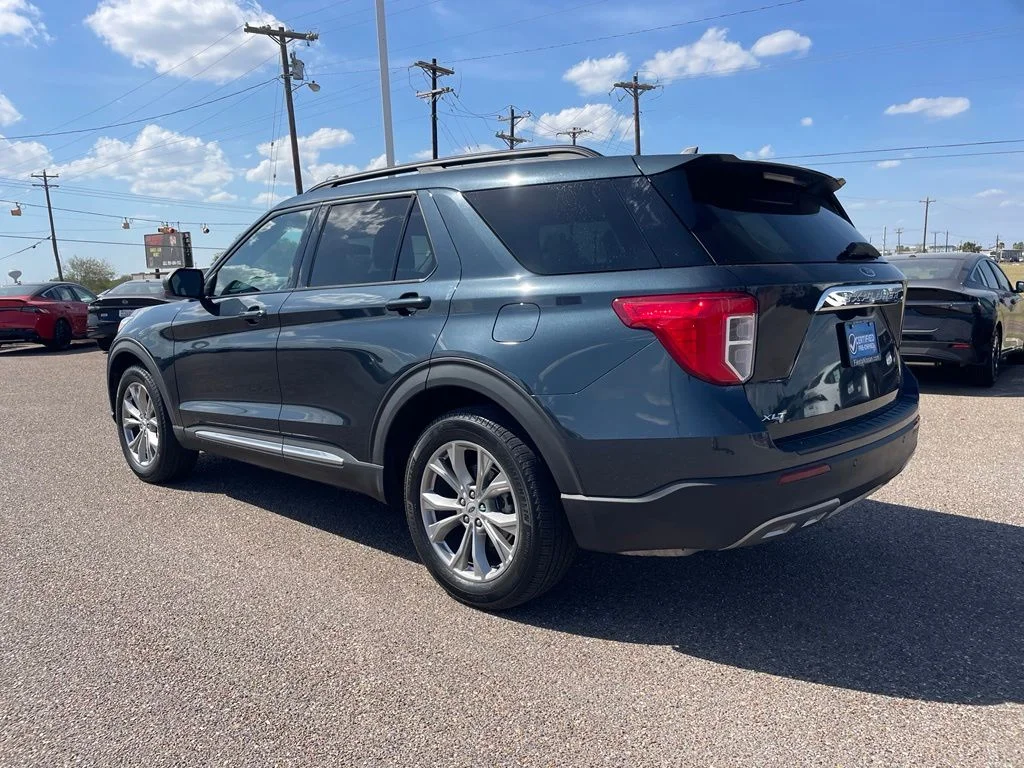 Used 2023 Blue Ford XLT image 5