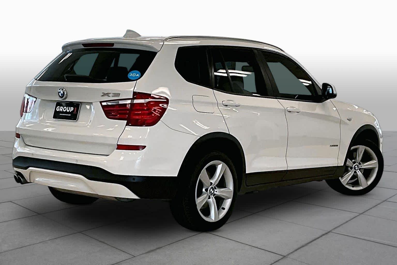 Used 2017 Alpine White BMW xDrive28i image 11