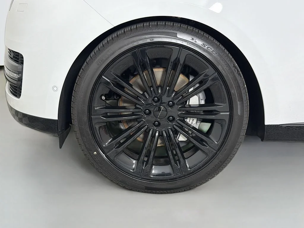 New 2026 Fuji White Land Rover SE 7 Seats image 33