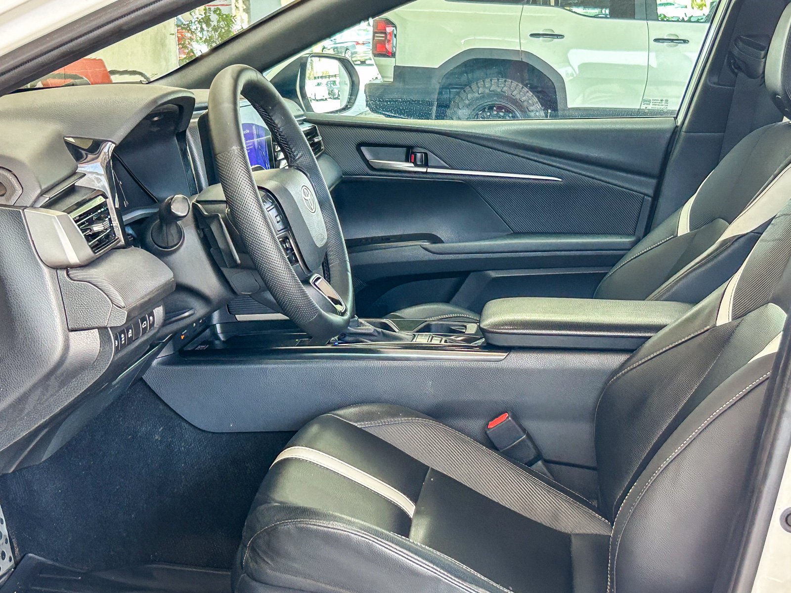 Used 2025 ICE CAP Toyota SE image 17