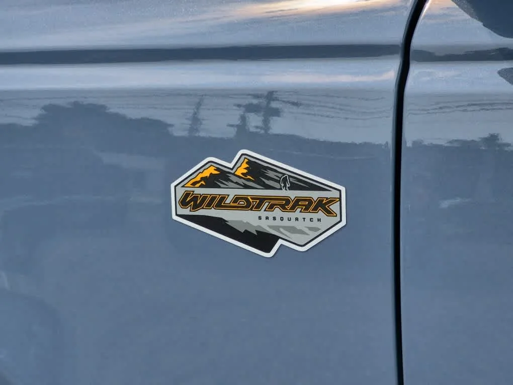 Used 2023 Azure Gray Metallic Tri-Coat Ford Wildtrak image 22