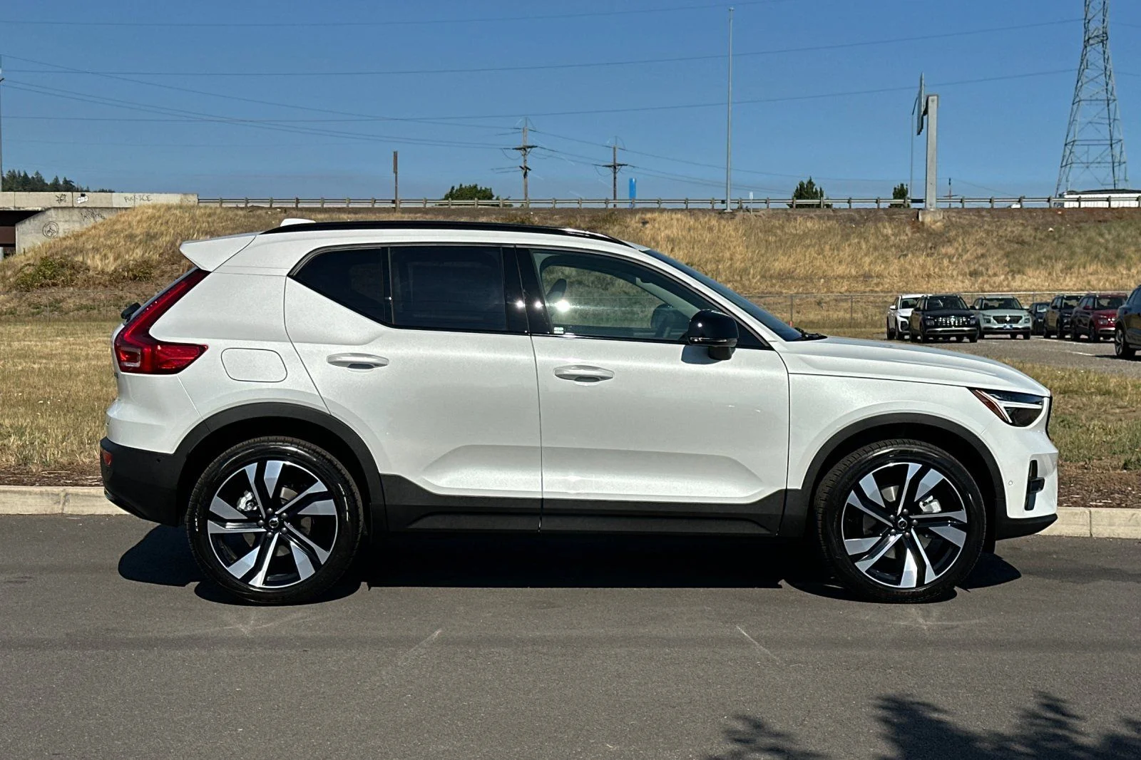 New 2026 Crystal White Volvo Plus image 2