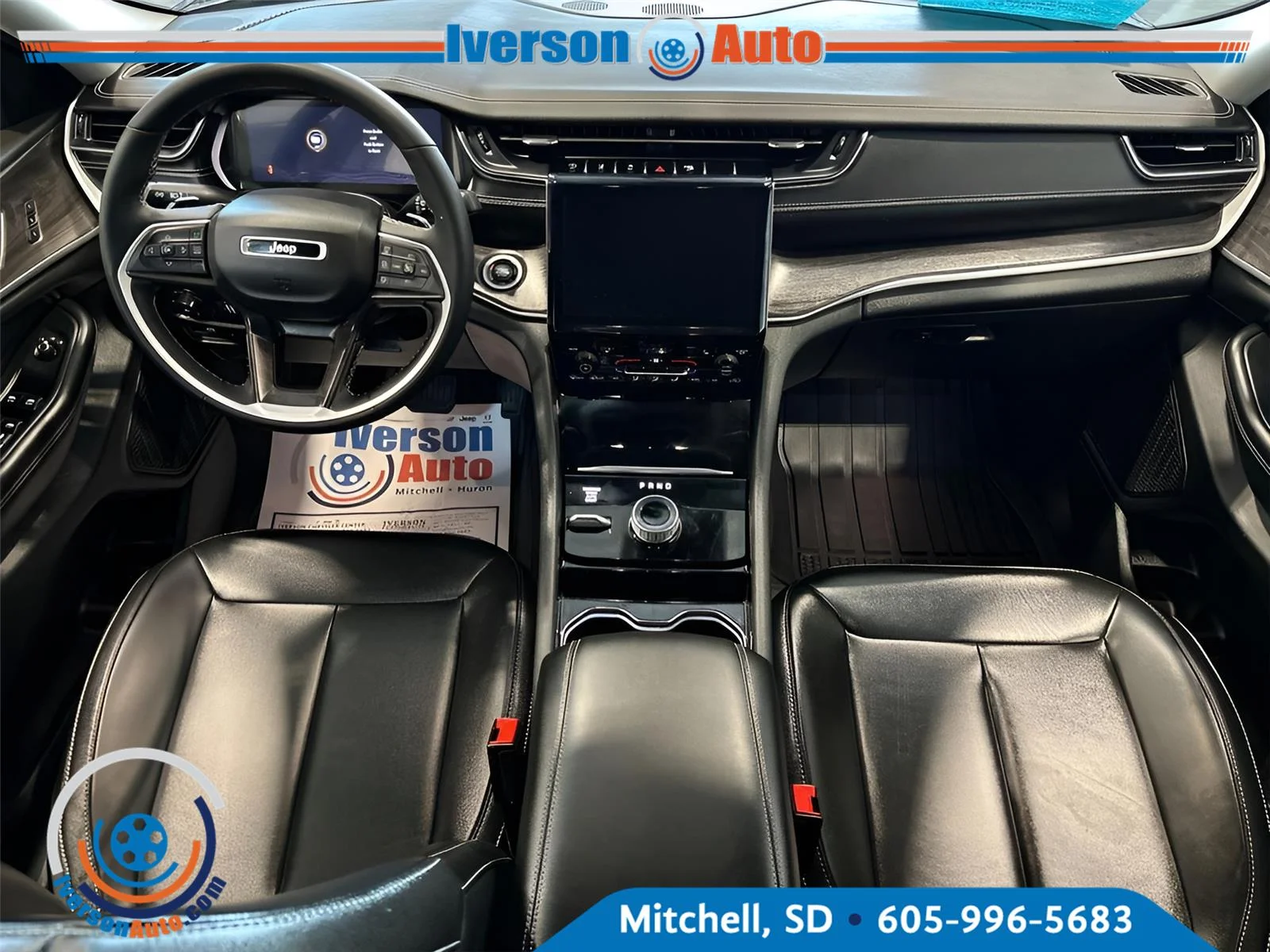 Used 2023 Diamond Black Crystal Pearlcoat Jeep Limited image 28