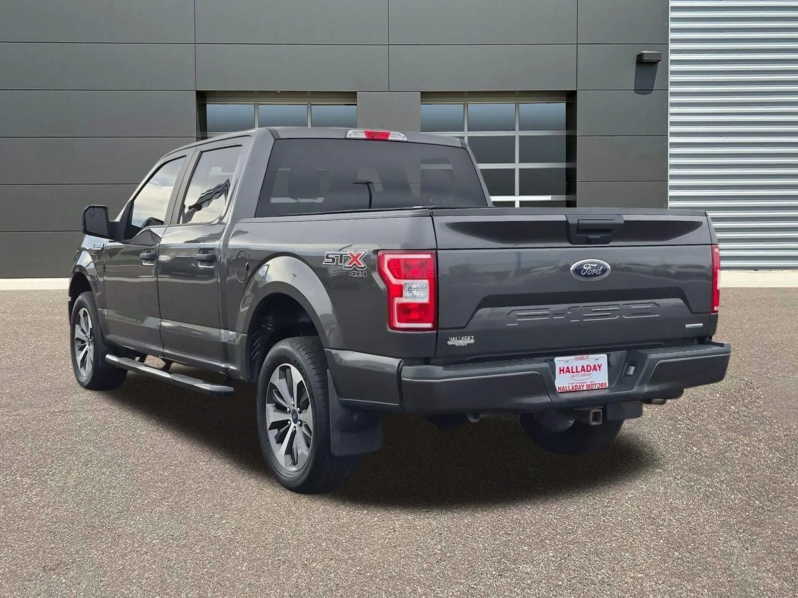 Used 2019 Magnetic Metallic Ford XL image 8