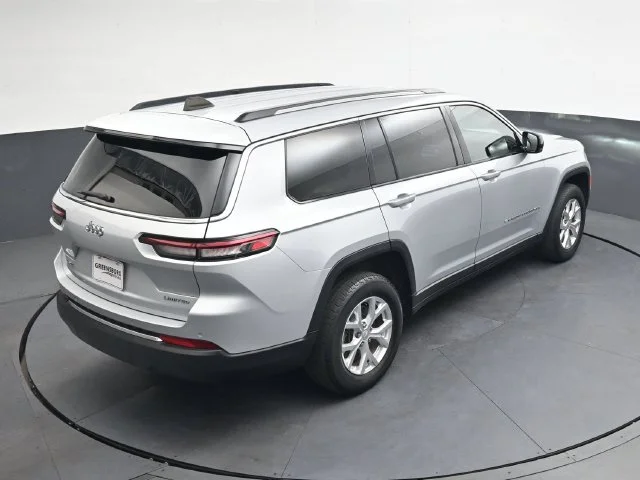 Used 2023 Silver Jeep Limited image 36