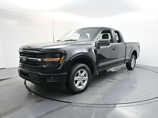 New 2026 Black Ford XLT image 3