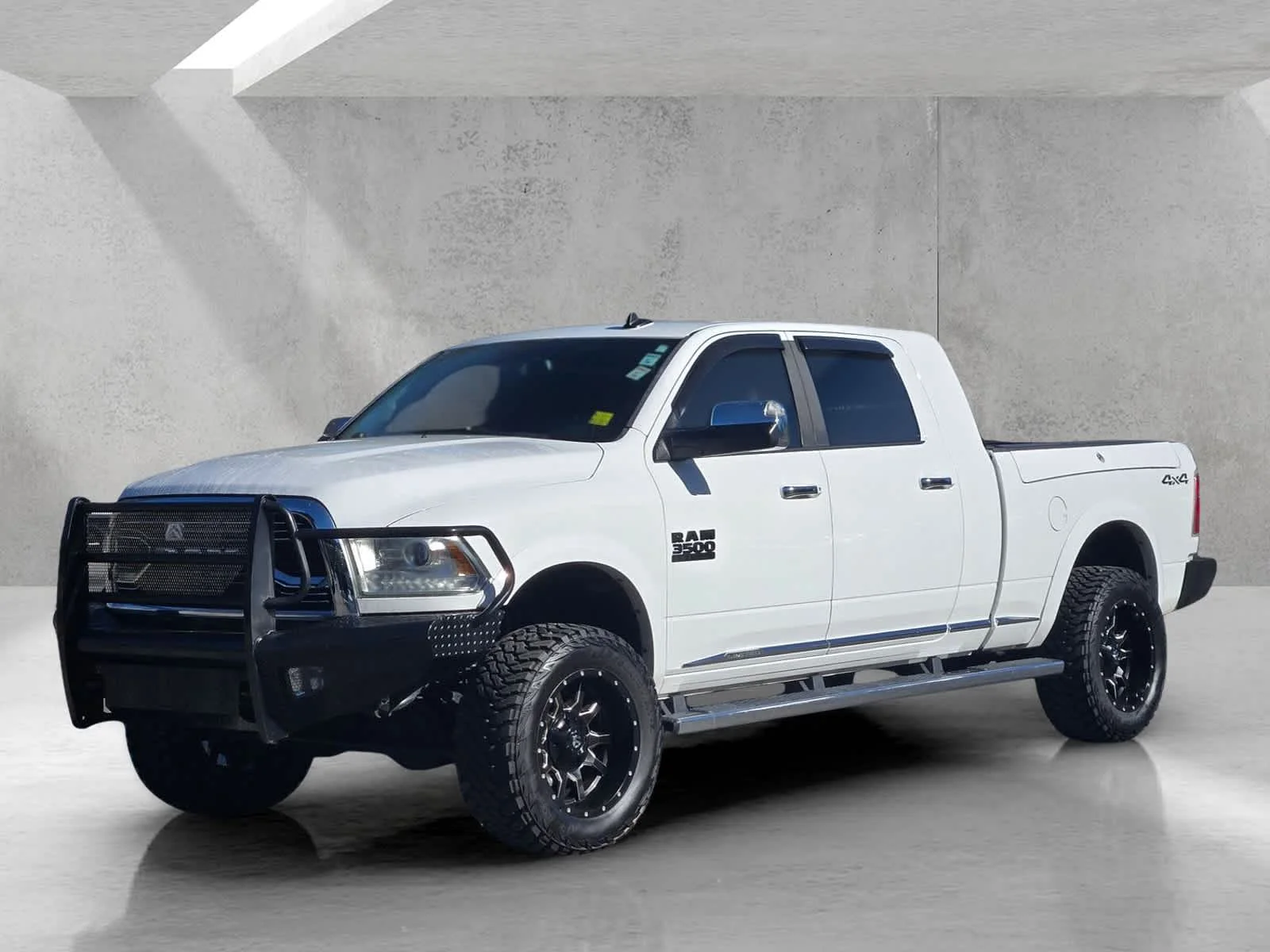 Used 2016  Ram Longhorn Limited image 8