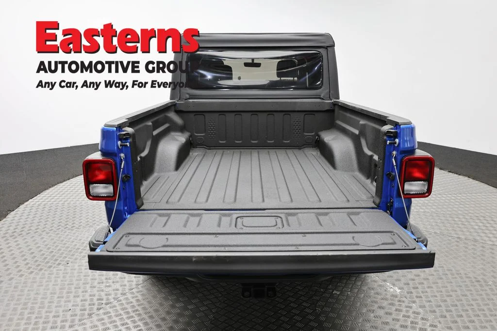 Used 2021 Blue Jeep Overland image 7