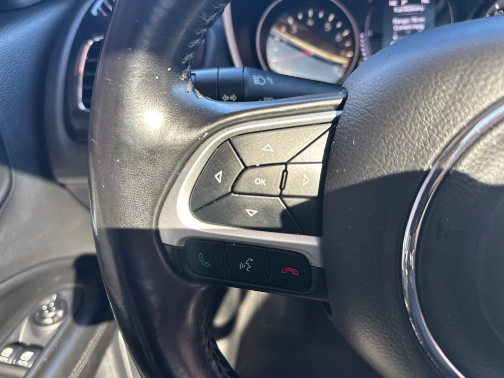 Used 2021 Diamond Black Jeep Latitude image 17