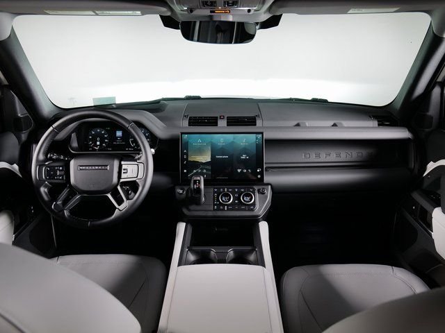 New 2026 Fuji White Land Rover X-Dynamic SE image 4