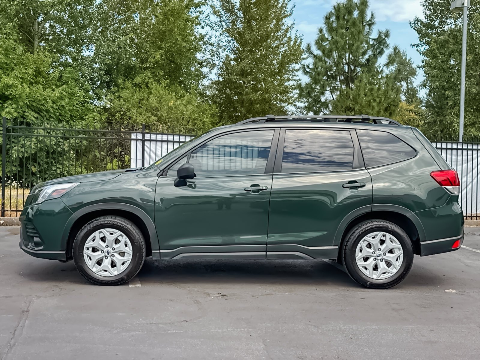 Used 2022 Green Subaru Base image 7