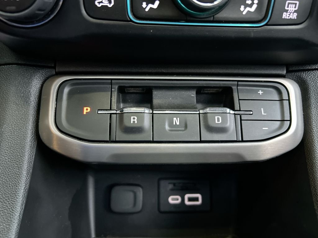 Used 2023 White GMC Denali image 20