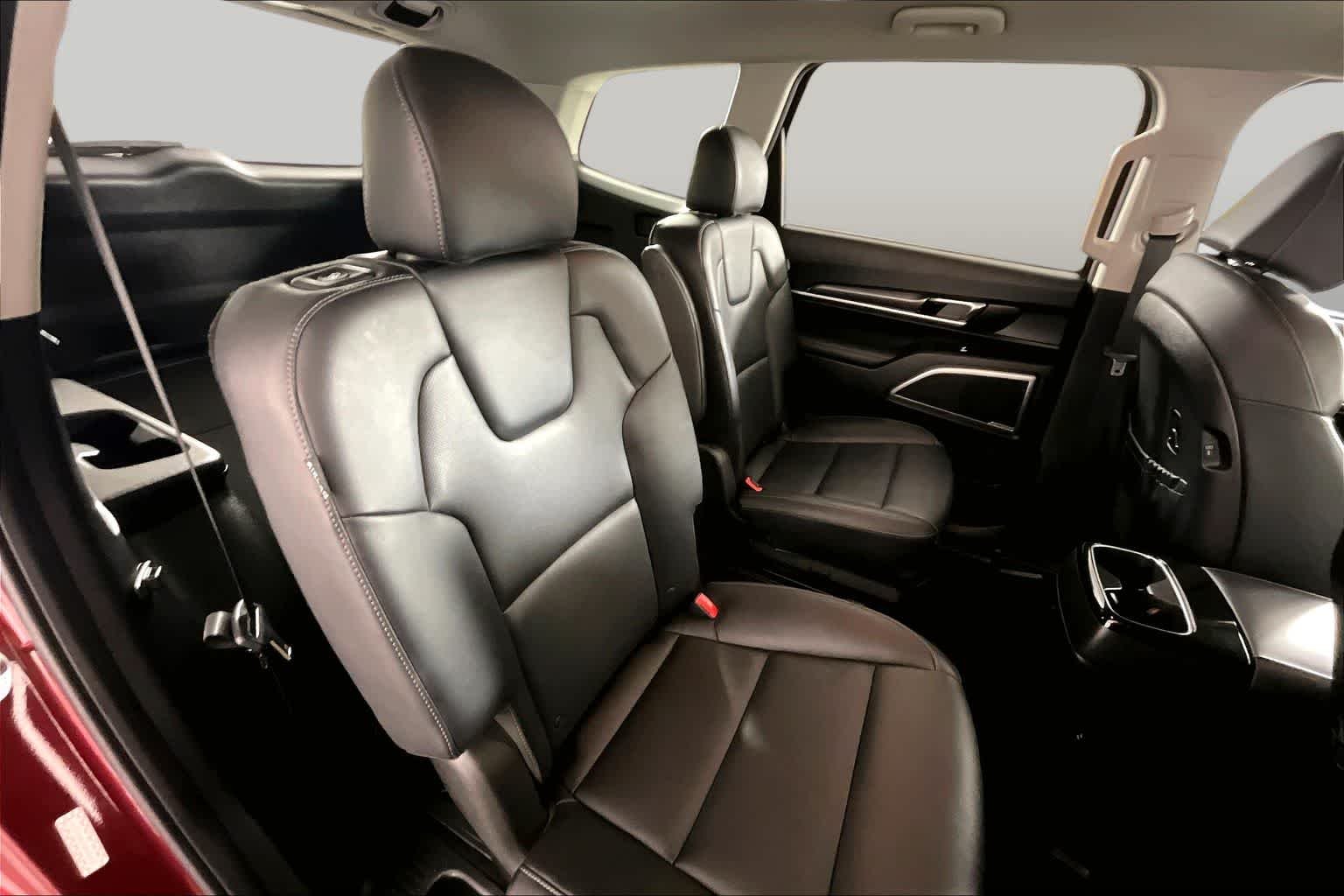 Used 2024 Dawning Red Kia S image 19