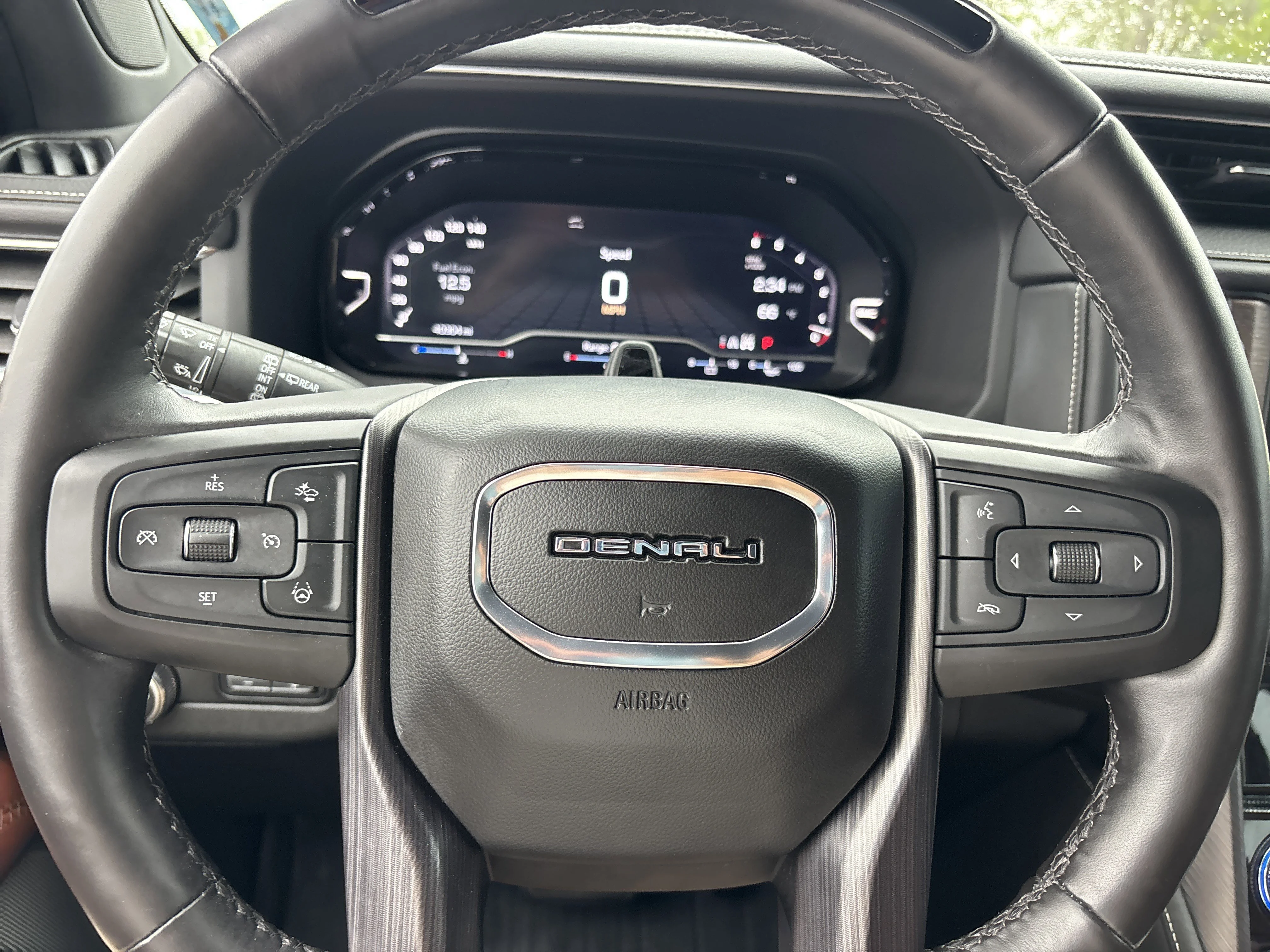 Used 2023 White Frost Tricoat GMC Denali Ultimate 4WD image 37