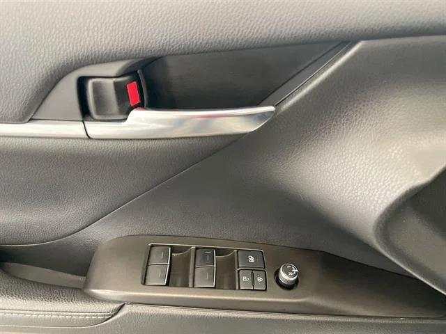 Used 2022  Toyota XSE image 24