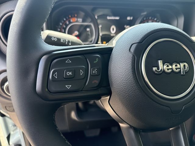New 2026 White/off-white Jeep Rubicon image 24