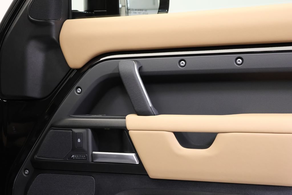 2026 Land Rover Defender V8 - Photo 37
