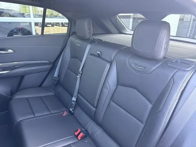 Used 2019 CRYSTAL WHITE TRICOAT Cadillac AWD Sport image 60