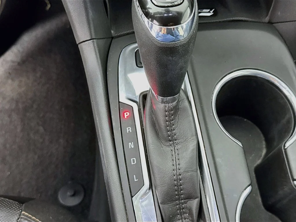 Used 2020 Iridescent Pearl Tricoat Chevrolet Premier image 19