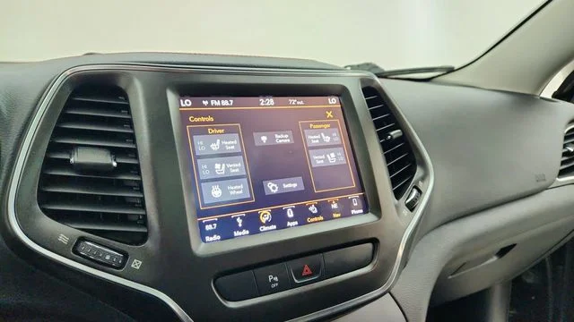 Used 2019 Black Jeep Trailhawk image 26