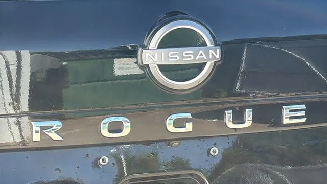 Used 2023 Super Black Nissan SV image 30
