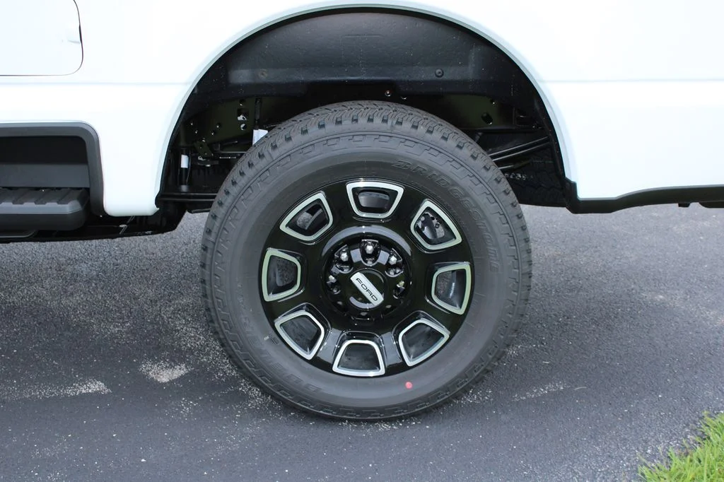 New 2026 Star White Metallic Tri-Coat Ford F-250® Platinum® image 7