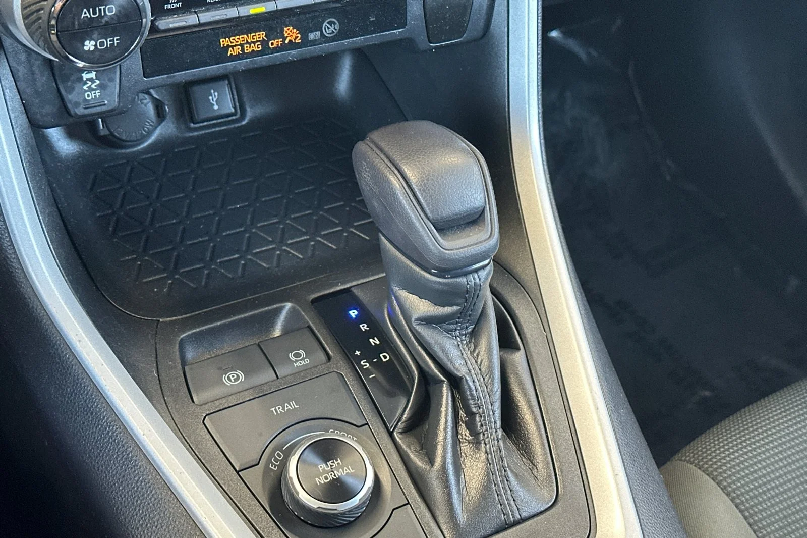 Used 2021 MIDNIGHT BLACK Toyota Hybrid LE image 20