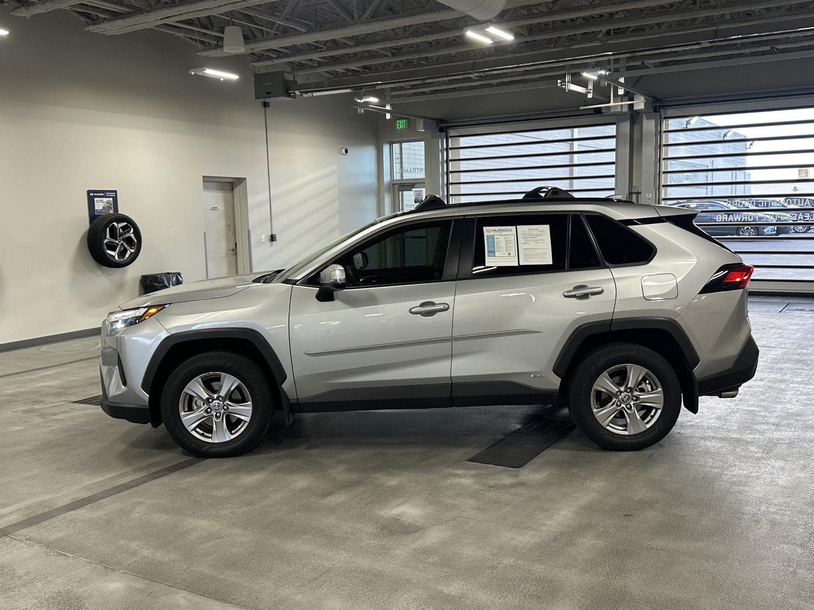 2024 Toyota RAV4 XLE - Photo 8