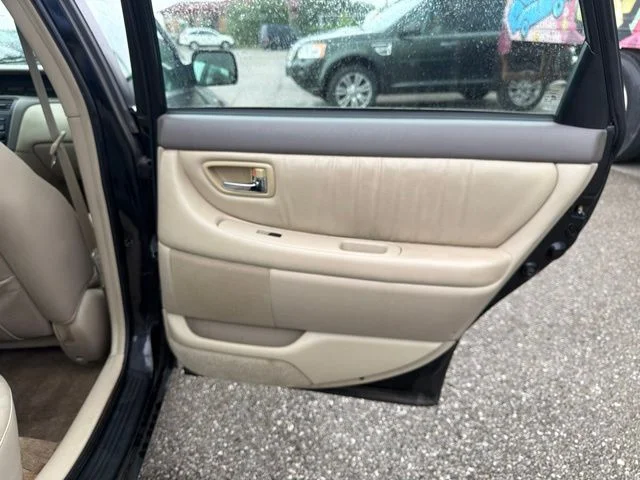 Used 2001 Black Toyota  image 24