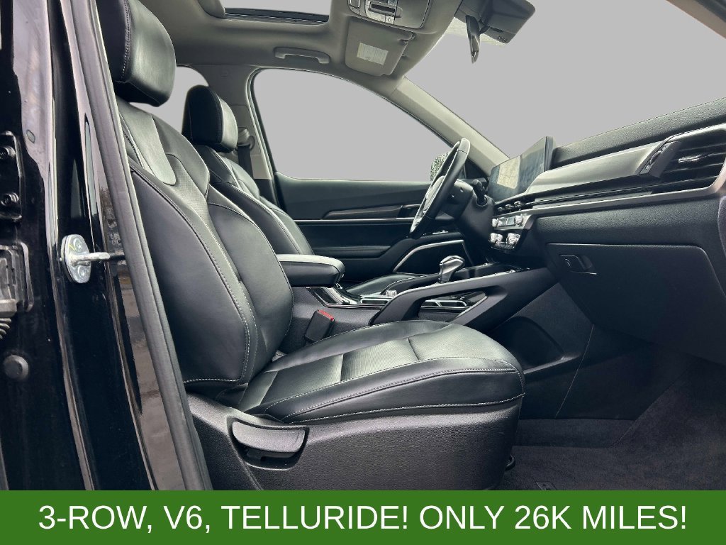 Used 2024 Black Kia S image 17
