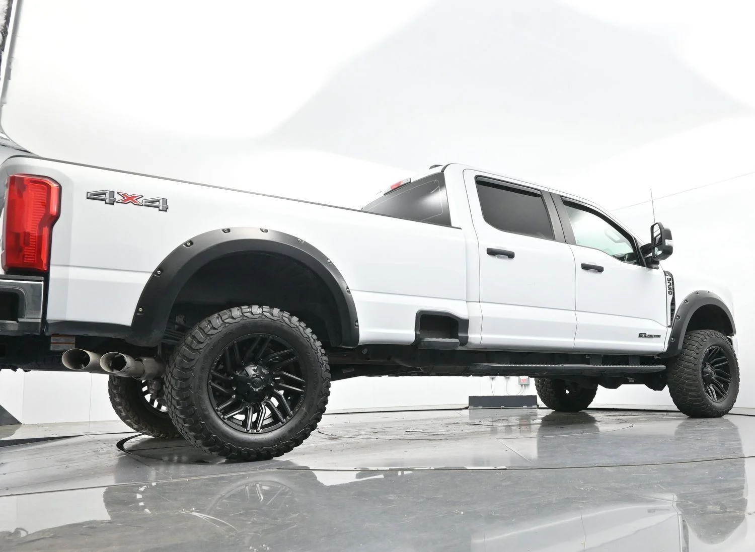 Used 2023 Oxford White Ford XL image 47