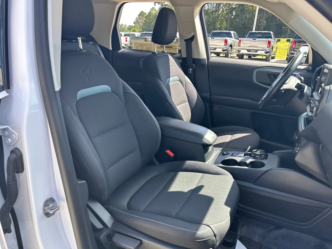 Used 2024 White Ford Badlands image 21