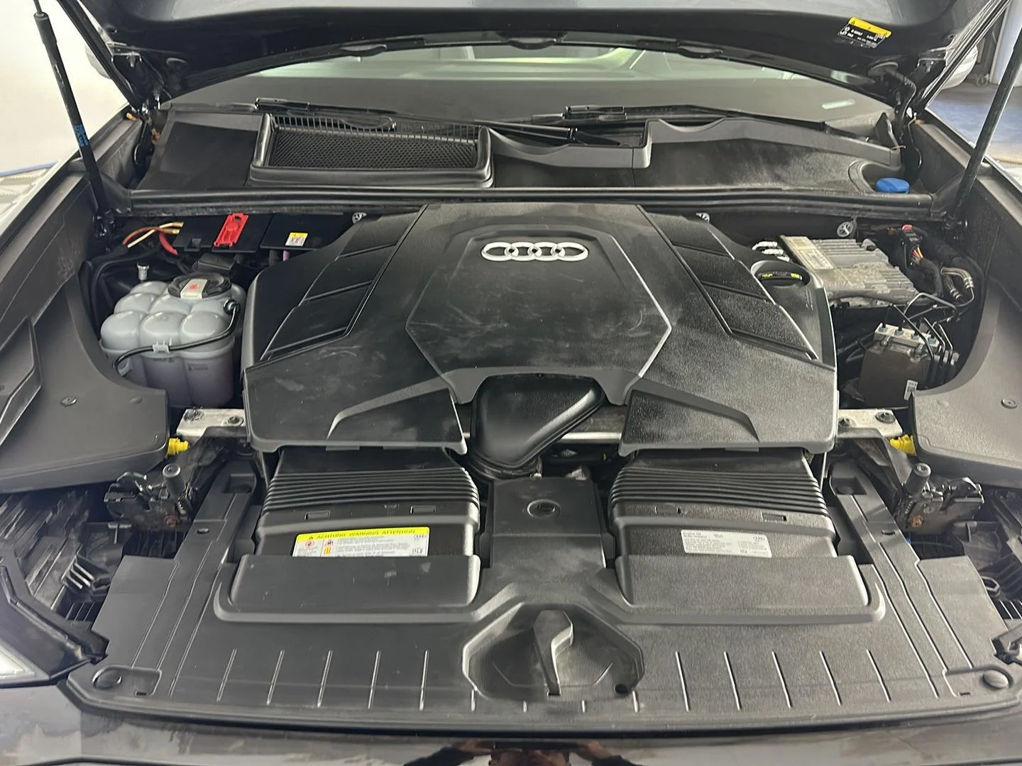 Used 2019 Daytona Gray Pearl Effect Audi Prestige image 25