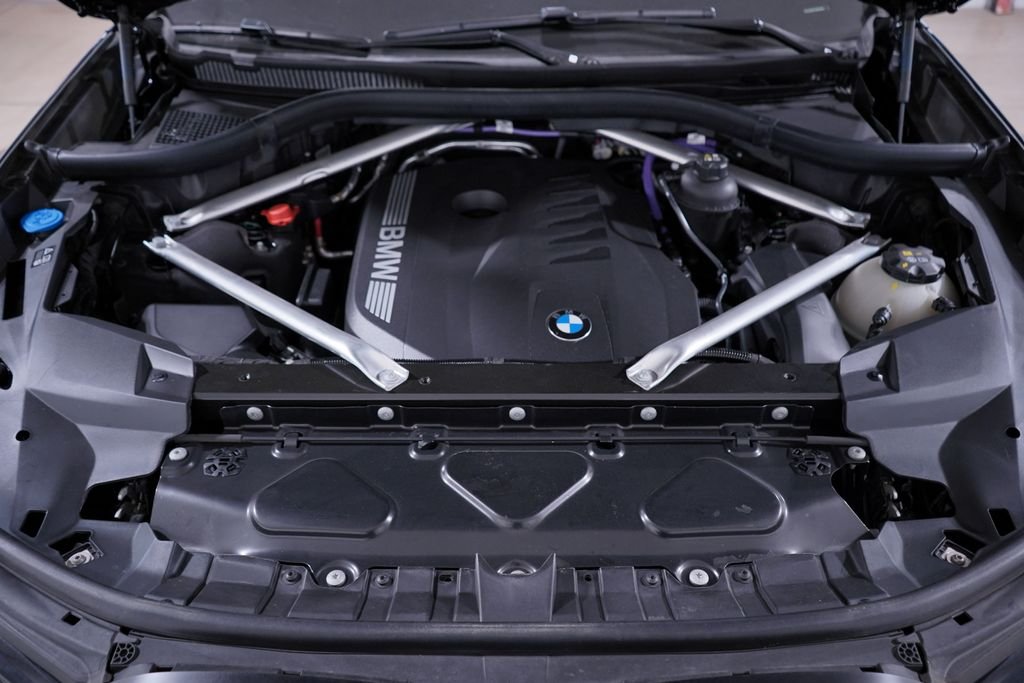 Certified Used 2024 Carbon Black Metallic BMW xDrive40i image 33