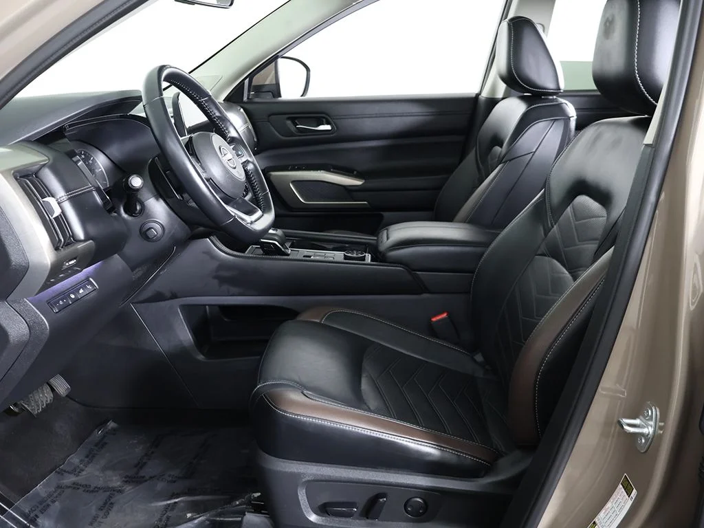 Used 2023 Beige Nissan Platinum image 35
