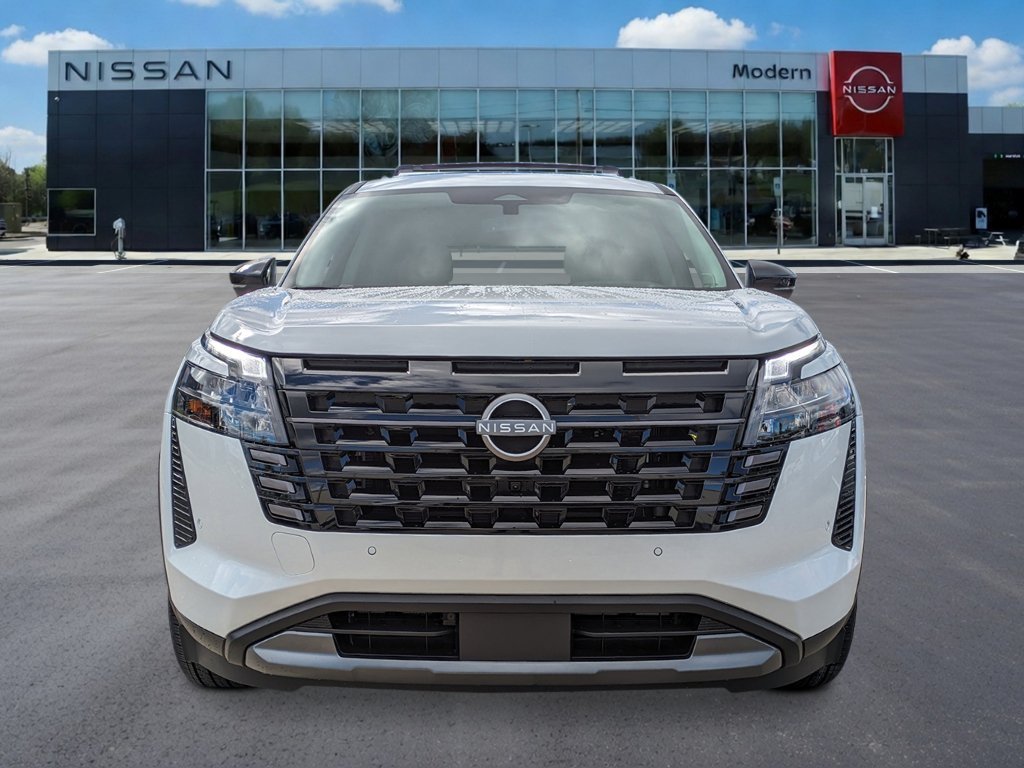 New 2026 Everest White Pearl TriCoat Nissan Platinum image 8