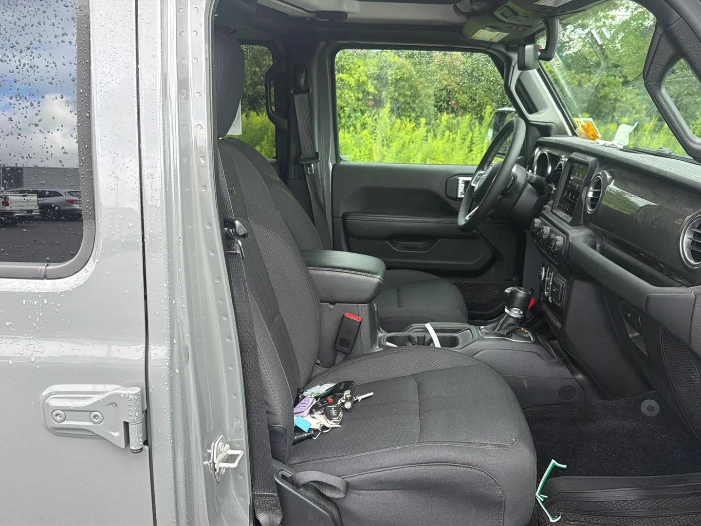 Used 2023 Sting-Gray Clearcoat Jeep Sahara image 18